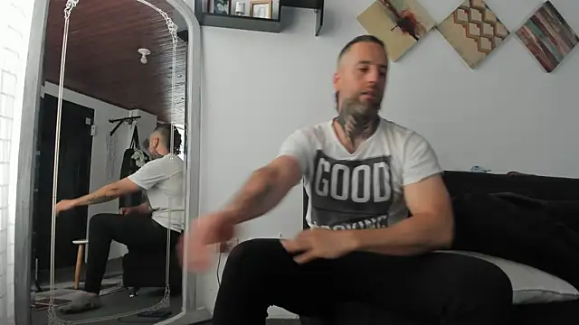 Snapshot of Antoniohot2024 chatting on March 20, 2025, 1:15 pm Antoniohot2024 online show from March 20, 2025, 1:15 pm