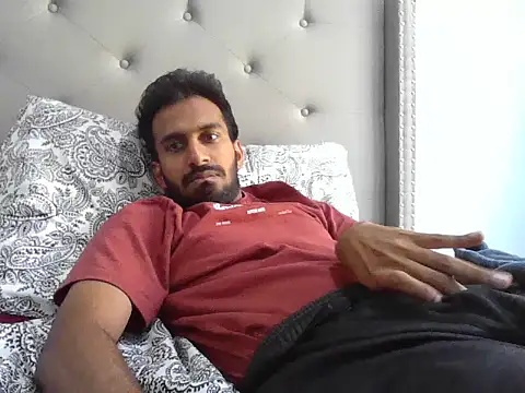 skinny  boy   online show from November 4, 2025, 4:55 pm