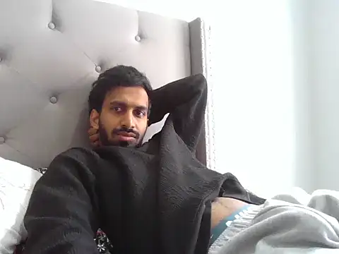 skinny  boy   online show from February 10, 2026, 5:23 pm