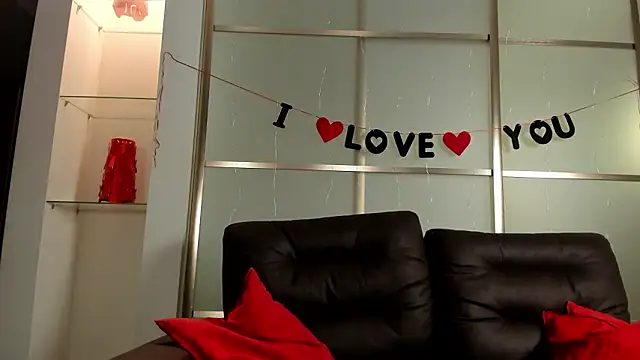 Emma Flin online show from March 10, 2026, 5:44 am