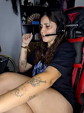 luuhcat09 online show from October 19, 2025, 10:23 pm