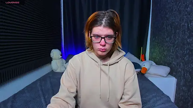 KIKI Krash online show from February 27, 2025, 10:33 am