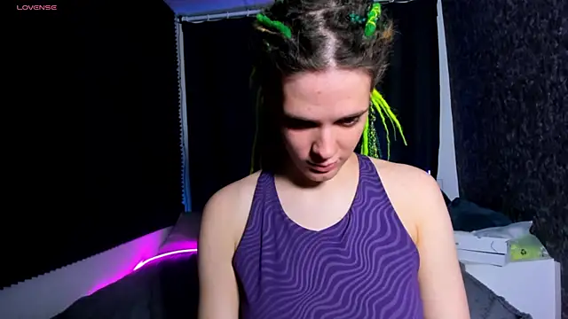 KIKI Krash online show from November 30, 2025, 10:49 am