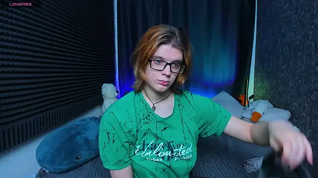 KIKI Krash online show from February 28, 2025, 3:15 pm