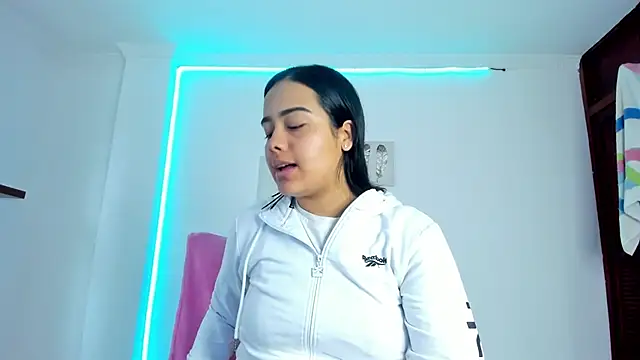 anniesweet- online show from April 23, 2026, 1:46 pm