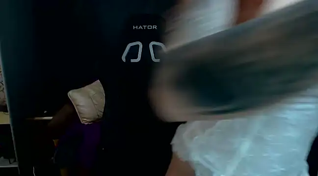 TinaBrigggs online show from December 6, 2024, 8:10 am