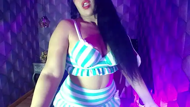 Snapshot of Sofiacowperx chatting on February 22, 2025, 7:03 pm Sofiacowperx online show from February 22, 2025, 7:03 pm