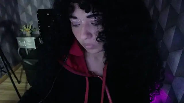 Snapshot of Sofiacowperx chatting on February 25, 2025, 7:38 pm Sofiacowperx online show from February 25, 2025, 7:38 pm