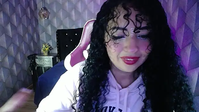Snapshot of Sofiacowperx chatting on February 23, 2025, 9:05 pm Sofiacowperx online show from February 23, 2025, 9:05 pm
