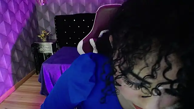 Snapshot of Sofiacowperx chatting on February 15, 2025, 2:33 pm Sofiacowperx online show from February 15, 2025, 2:33 pm
