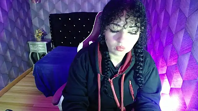 Snapshot of Sofiacowperx chatting on February 22, 2025, 12:51 pm Sofiacowperx online show from February 22, 2025, 12:51 pm