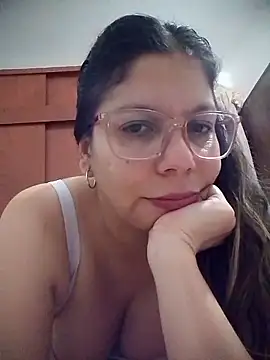 Snapshot of Carliina_Soussa chatting on May 15, 2026, 11:03 pm Carliina Soussa online show from May 15, 2026, 11:03 pm