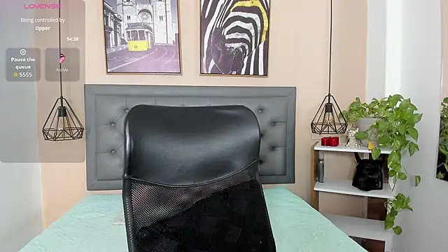 Snapshot of alicee_cooper chatting on November 3, 2025, 1:58 pm alicee cooper online show from November 3, 2025, 1:58 pm