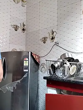 illay love online show from November 18, 2025, 5:00 am