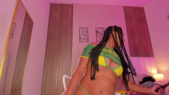 zoe sky  online show from October 20, 2025, 11:33 am