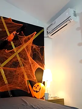 Adel Nesbiit online show from October 25, 2025, 7:47 pm