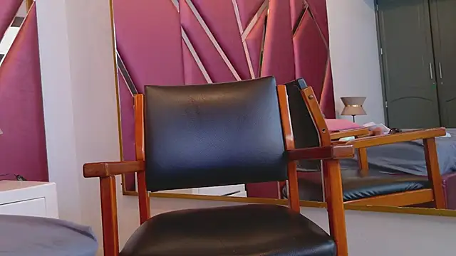 Adel Nesbiit online show from March 13, 2025, 9:48 pm