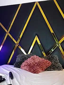 Adel Nesbiit online show from October 7, 2025, 7:37 pm