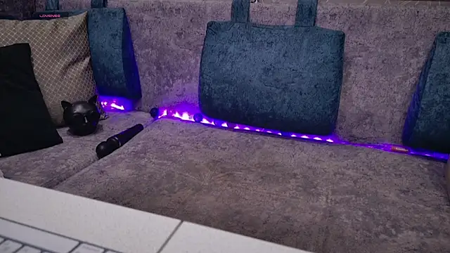 blackcat142 online show from December 4, 2025, 8:35 am