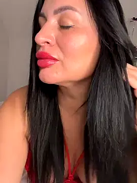 Snapshot of Helena7077 chatting on October 24, 2025, 10:31 pm Helena7077 online show from October 24, 2025, 10:31 pm