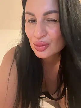 Snapshot of Helena7077 chatting on September 21, 2025, 9:31 pm Helena7077 online show from September 21, 2025, 9:31 pm