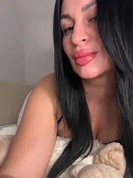 Snapshot of Helena7077 chatting on November 23, 2025, 10:09 pm Helena7077 online show from November 23, 2025, 10:09 pm