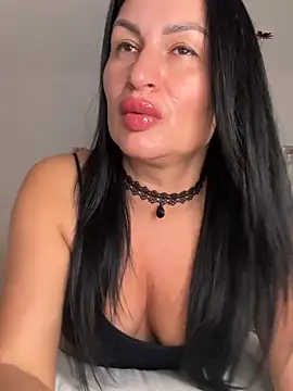 Snapshot of Helena7077 chatting on October 29, 2025, 10:09 pm Helena7077 online show from October 29, 2025, 10:09 pm