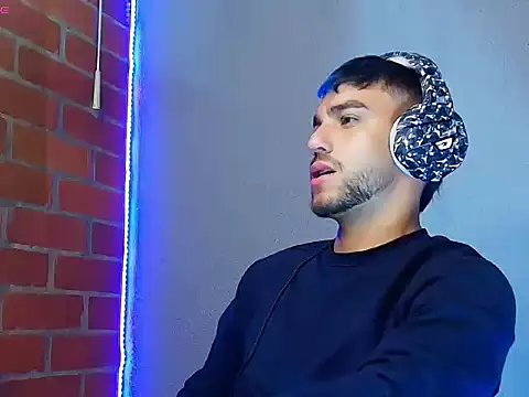 Leandro valenzuela online show from November 17, 2025, 7:45 am