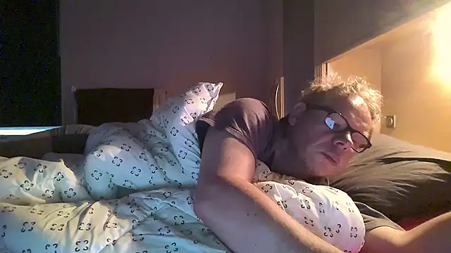 kinkyslet8 online show from October 19, 2025, 7:11 am