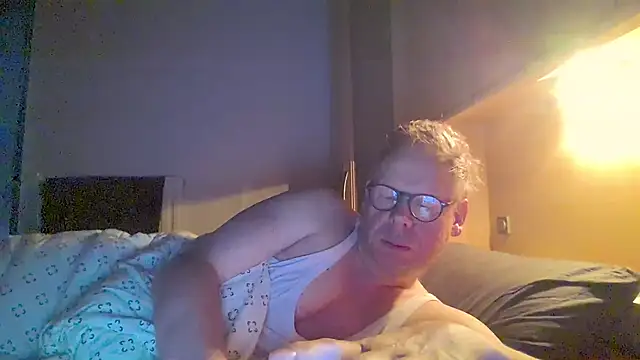 kinkyslet8 online show from November 22, 2025, 8:35 am