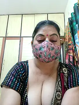 Snapshot of Ratna-777 chatting on November 5, 2025, 7:06 pm Ratna-777 online show from November 5, 2025, 7:06 pm