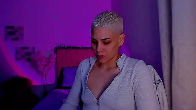 Charlee pink online show from February 25, 2026, 7:47 pm