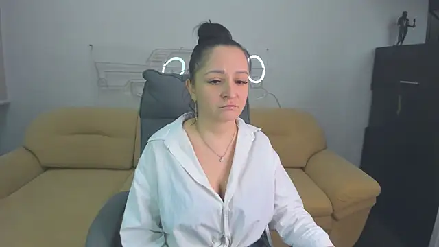 AngellLika online show from February 12, 2026, 12:16 pm