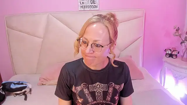 Snapshot of SammySanders chatting on September 24, 2025, 4:24 pm SammySanders online show from September 24, 2025, 4:24 pm