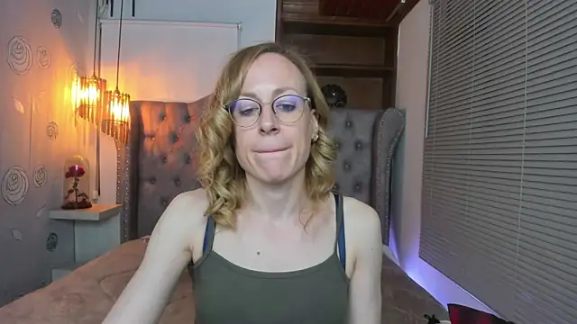 Snapshot of SammySanders chatting on March 13, 2025, 11:27 pm SammySanders online show from March 13, 2025, 11:27 pm