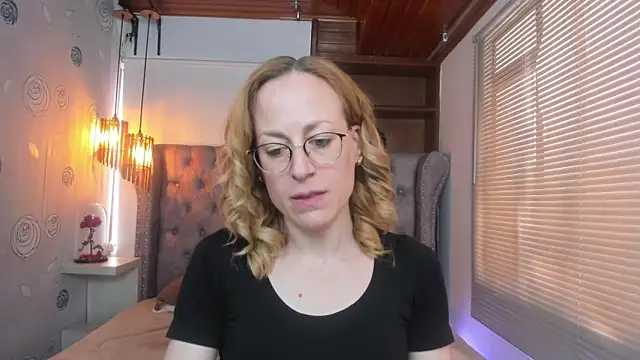 Snapshot of SammySanders chatting on March 4, 2025, 5:03 pm SammySanders online show from March 4, 2025, 5:03 pm