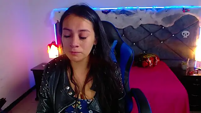 Julietacollins06 online show from October 31, 2025, 12:57 pm