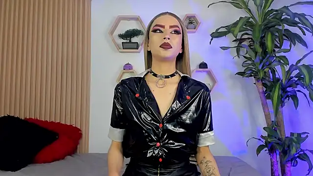 Snapshot of BrianaSchafer chatting on November 4, 2025, 5:39 pm BrianaSchafer online show from November 4, 2025, 5:39 pm