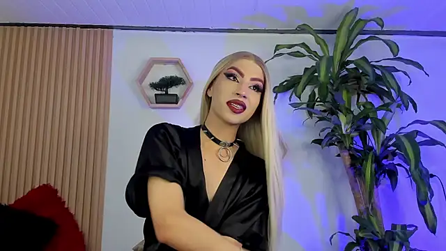 Snapshot of BrianaSchafer chatting on February 17, 2026, 8:06 pm BrianaSchafer online show from February 17, 2026, 8:06 pm