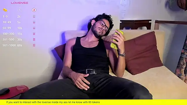 Nicholasrodrii online show from February 8, 2025, 1:33 pm