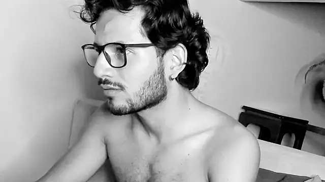 Nicholasrodrii online show from February 22, 2025, 2:39 am