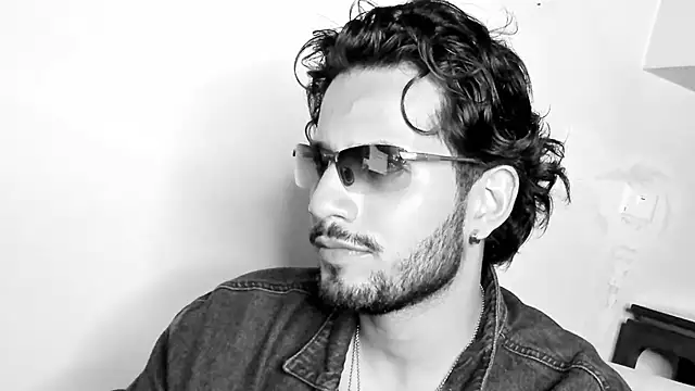 Nicholasrodrii online show from February 23, 2025, 10:31 pm