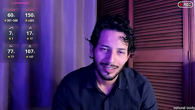 Nicholasrodrii online show from October 8, 2025, 11:27 pm