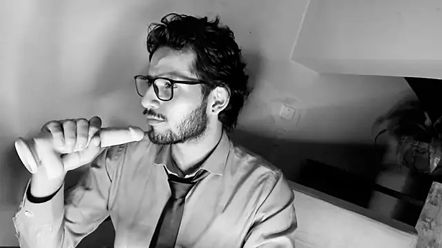 Nicholasrodrii online show from March 1, 2025, 3:32 am