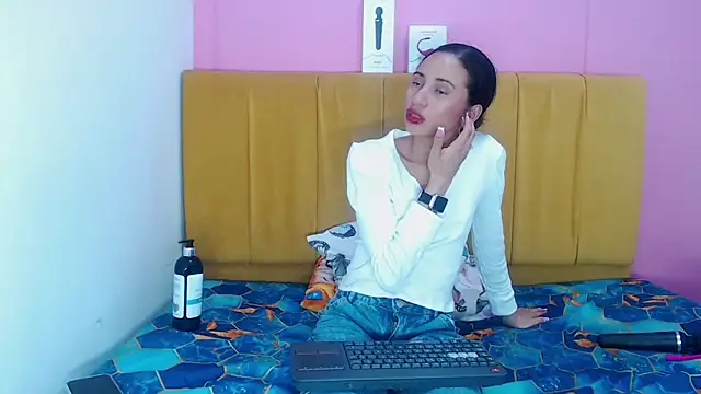 angelinabrookcm101 online show from December 21, 2024, 5:14 am