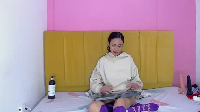 angelinabrookcm101 online show from December 7, 2024, 8:27 am