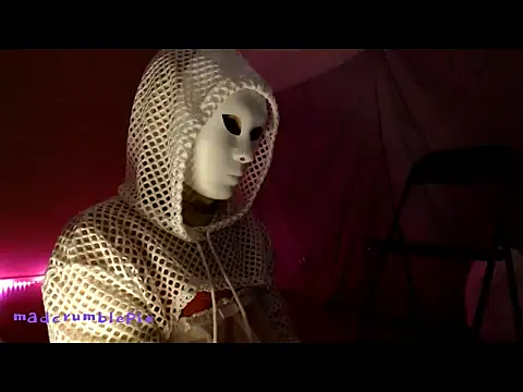 madcrumblepie online show from September 10, 2025, 4:28 pm