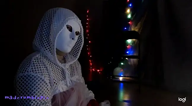 madcrumblepie online show from January 15, 2025, 2:13 pm