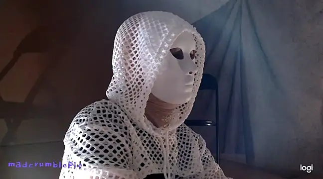 madcrumblepie online show from January 21, 2025, 8:32 pm