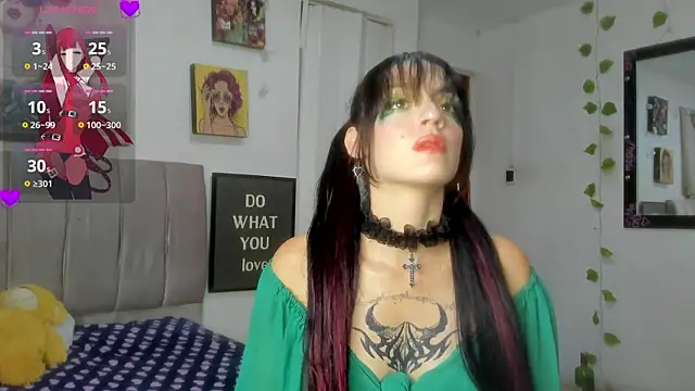 Snapshot of katt__black__ chatting on July 6, 2026, 8:33 pm katt black online show from July 6, 2026, 8:33 pm